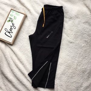 Go Lite women’s crop joggers